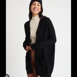 Kit and Ace Travel On Cardigan Merino Wool Button V Neck Size M/L Long Sweater